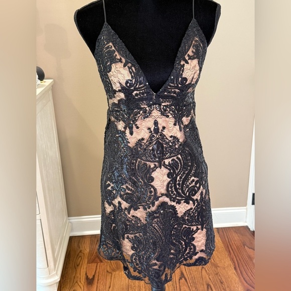 Women’s FREE PEOPLE Night Shimmer Mini dress- Size 4 - Picture 4 of 12